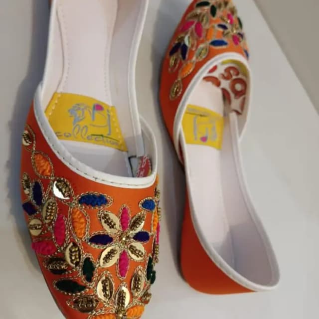 Women's Velvet embroidered fancy Khusa